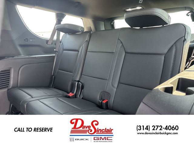 GMC Yukon XL Vehicle Full-screen Gallery Image 24