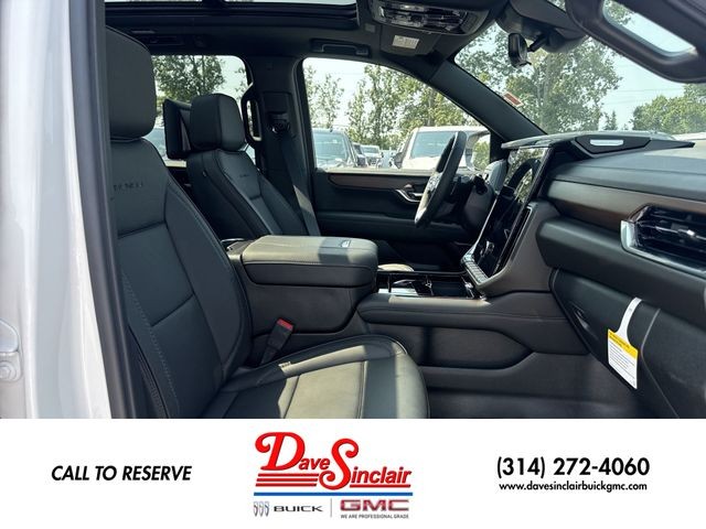 GMC Yukon XL Vehicle Full-screen Gallery Image 26