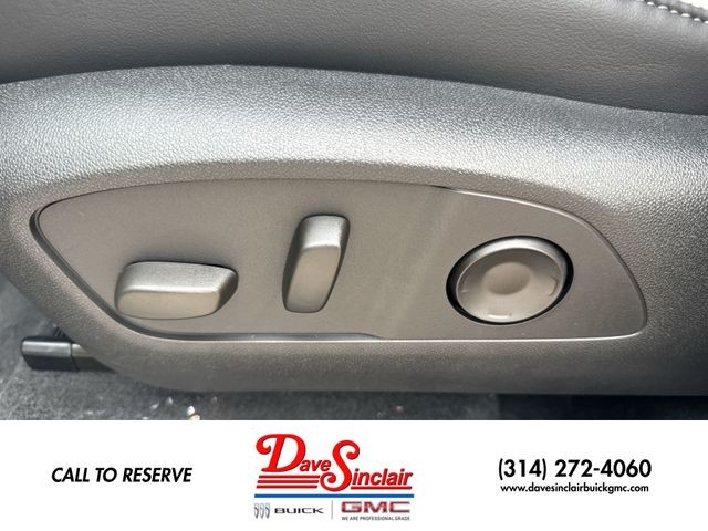Buick Enclave Vehicle Full-screen Gallery Image 12