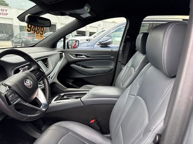 Buick Enclave Vehicle Full-screen Gallery Image 10