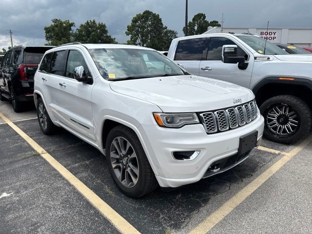 Jeep Grand Cherokee Vehicle Full-screen Gallery Image 02