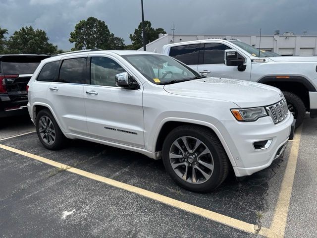 Jeep Grand Cherokee Vehicle Full-screen Gallery Image 03