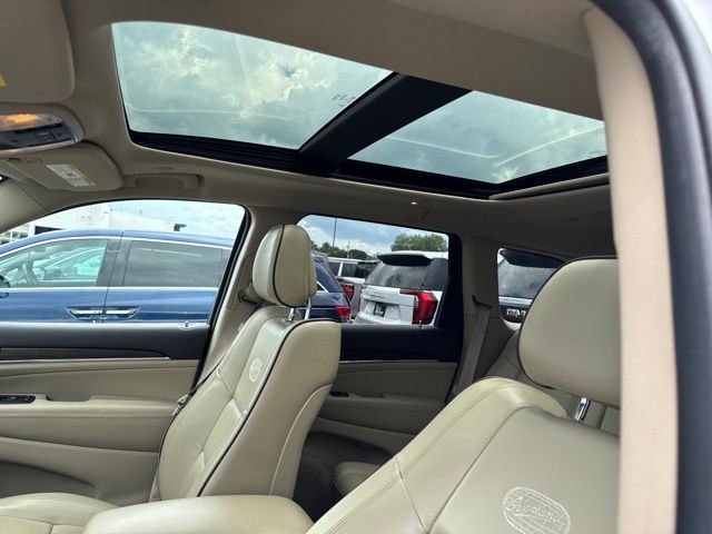 Jeep Grand Cherokee Vehicle Full-screen Gallery Image 10