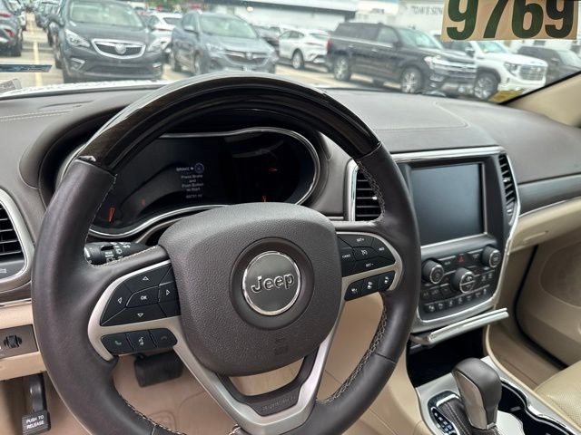 Jeep Grand Cherokee Vehicle Full-screen Gallery Image 13
