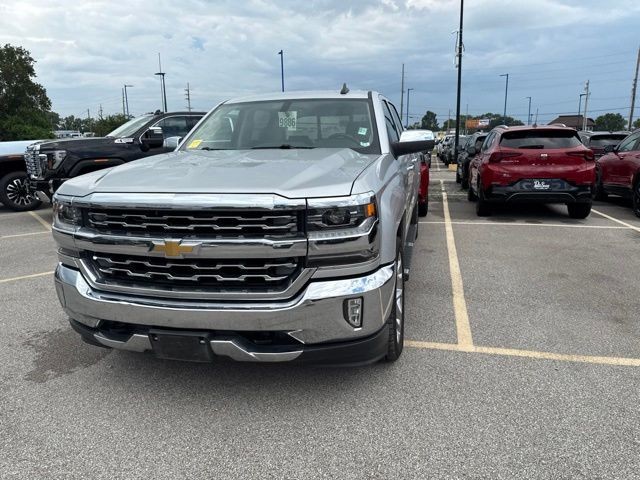 Chevrolet Silverado 1500 Vehicle Full-screen Gallery Image 03