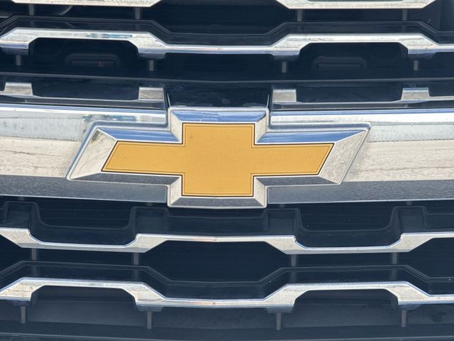 Chevrolet Silverado 1500 Vehicle Full-screen Gallery Image 33