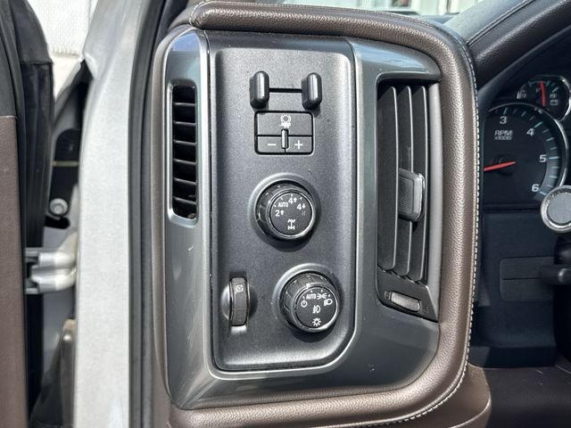 Chevrolet Silverado 1500 Vehicle Full-screen Gallery Image 37