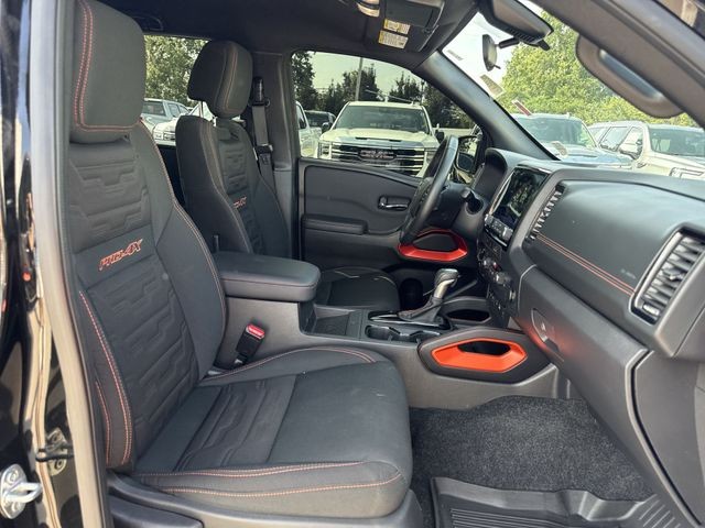 Nissan Frontier Vehicle Full-screen Gallery Image 31