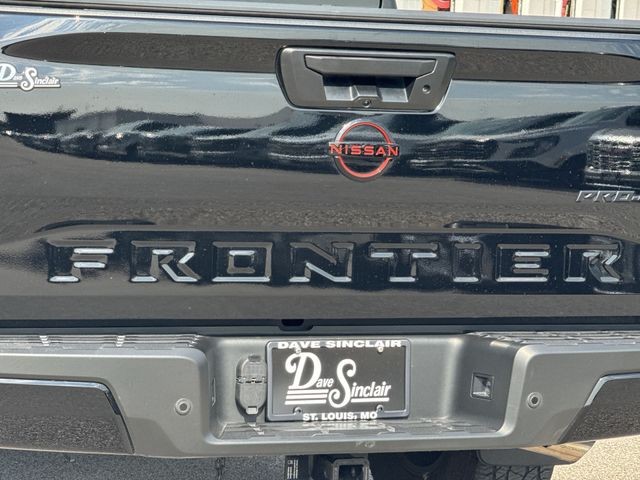 Nissan Frontier Vehicle Full-screen Gallery Image 35