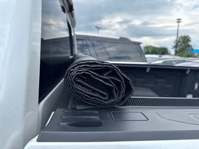 GMC Sierra 1500 Vehicle Full-screen Gallery Image 09