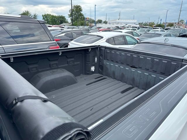 GMC Sierra 1500 Vehicle Full-screen Gallery Image 10