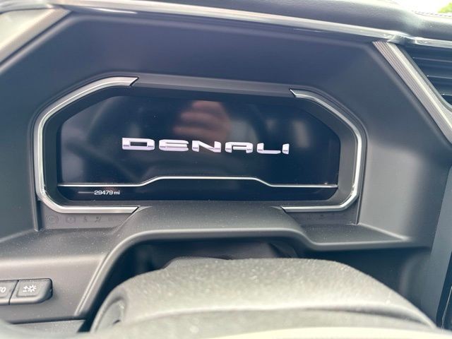 GMC Sierra 1500 Vehicle Full-screen Gallery Image 13