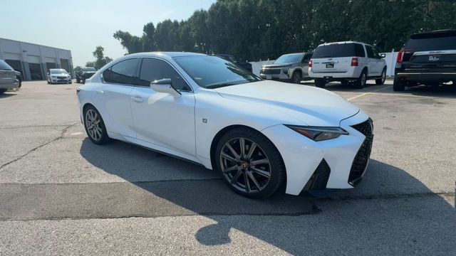 Lexus IS Vehicle Full-screen Gallery Image 02