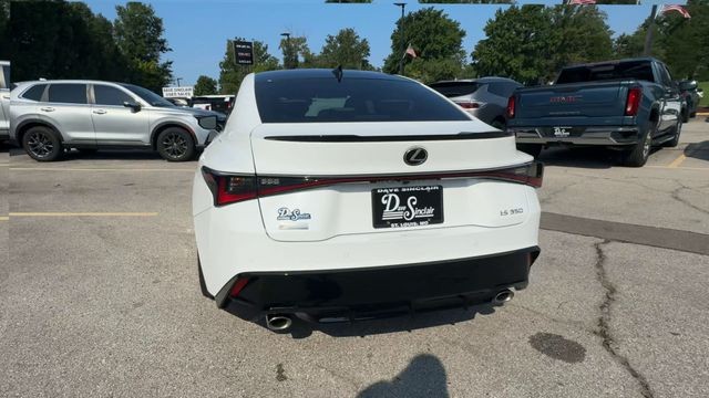Lexus IS Vehicle Full-screen Gallery Image 09