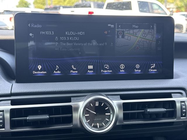 Lexus IS Vehicle Full-screen Gallery Image 17