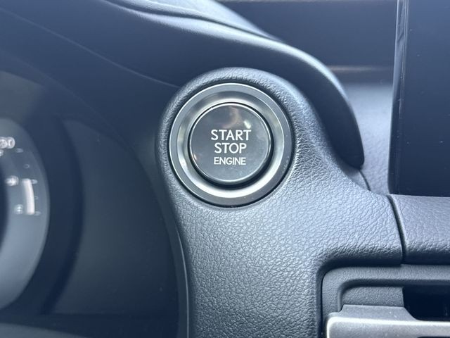 Lexus IS Vehicle Full-screen Gallery Image 21