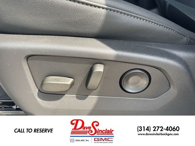 GMC Sierra 1500 Vehicle Full-screen Gallery Image 12