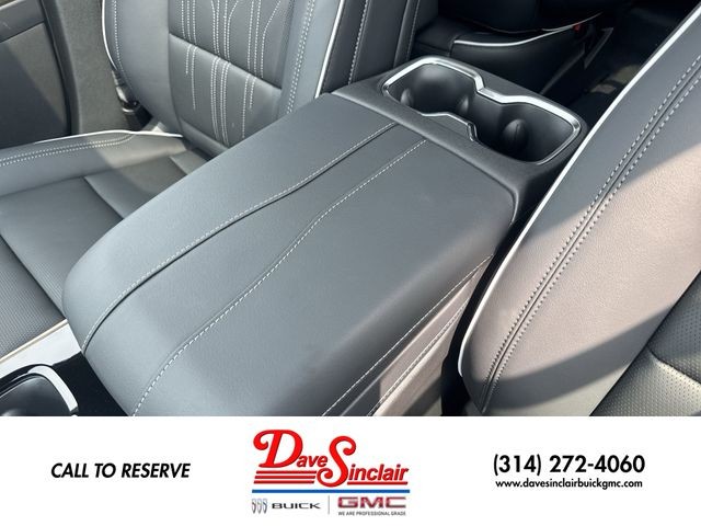 Buick Enclave Vehicle Full-screen Gallery Image 21