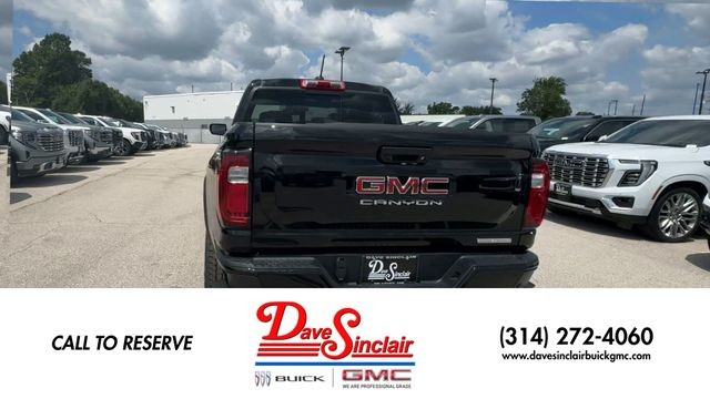 GMC Canyon Vehicle Full-screen Gallery Image 07