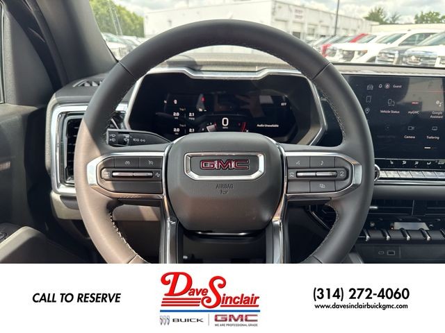 GMC Canyon Vehicle Full-screen Gallery Image 14