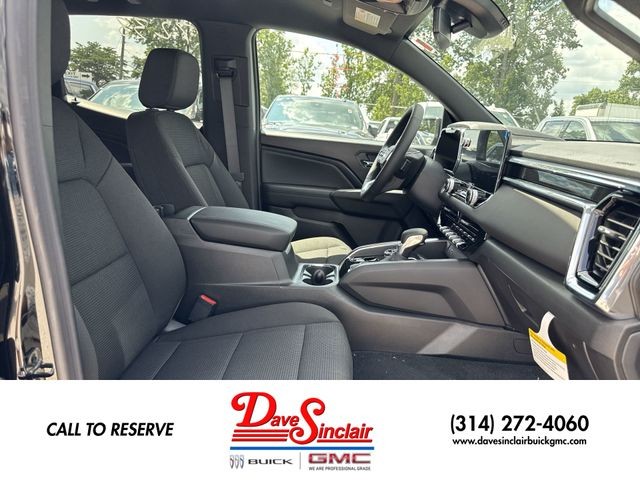 GMC Canyon Vehicle Full-screen Gallery Image 24