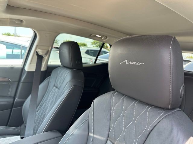 Buick Envision Vehicle Full-screen Gallery Image 10