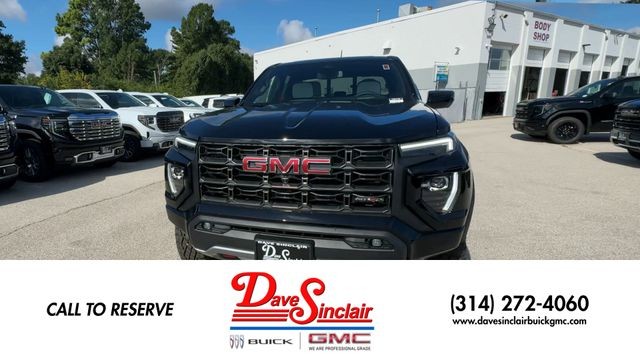 GMC Canyon Vehicle Full-screen Gallery Image 03
