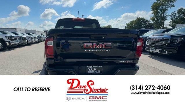 GMC Canyon Vehicle Full-screen Gallery Image 07