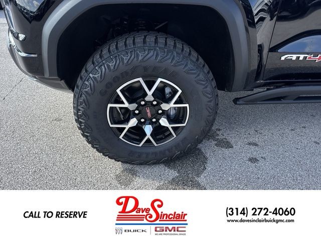 GMC Canyon Vehicle Full-screen Gallery Image 10
