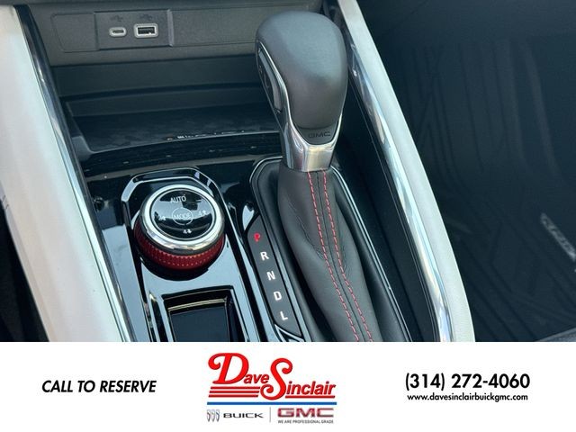 GMC Canyon Vehicle Full-screen Gallery Image 20