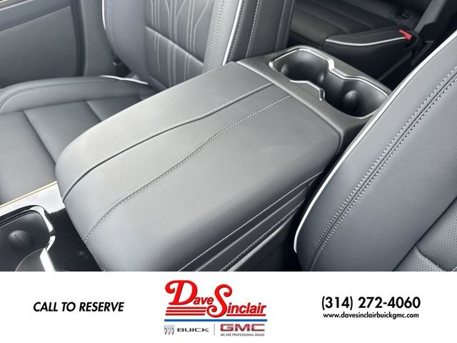 Buick Enclave Vehicle Full-screen Gallery Image 21