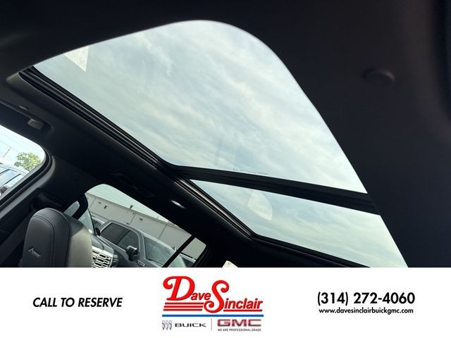 Buick Enclave Vehicle Full-screen Gallery Image 22