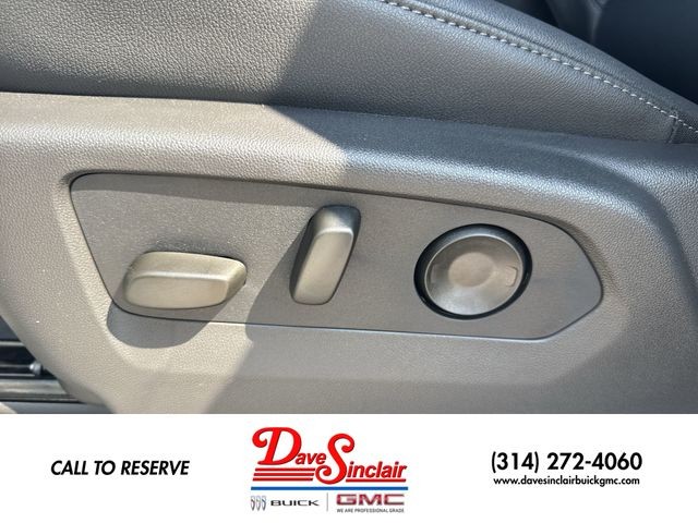 GMC Sierra 1500 Vehicle Full-screen Gallery Image 12