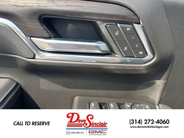 GMC Sierra 1500 Vehicle Full-screen Gallery Image 13