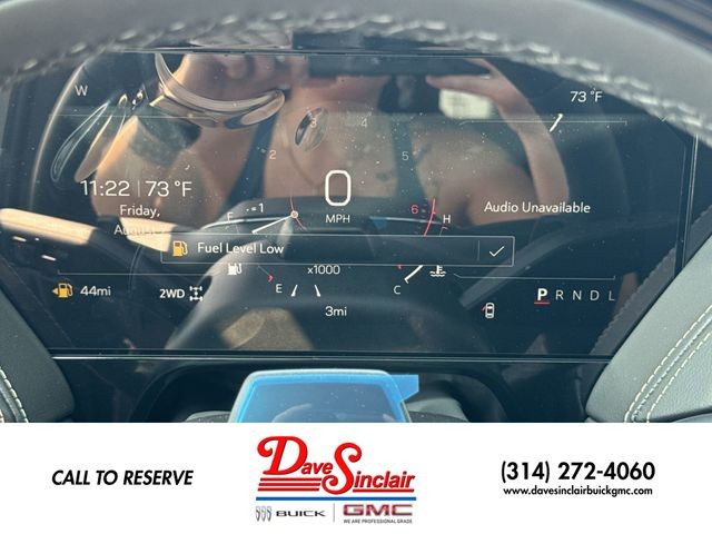 GMC Yukon XL Vehicle Full-screen Gallery Image 15