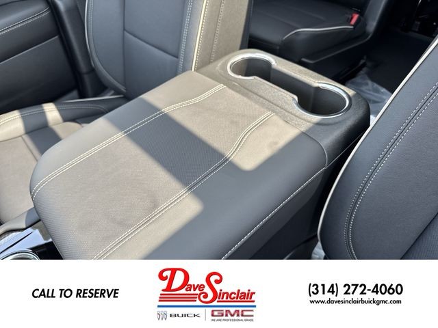 GMC Yukon XL Vehicle Full-screen Gallery Image 21