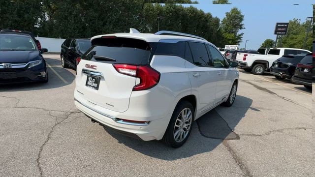 GMC Terrain Vehicle Full-screen Gallery Image 10