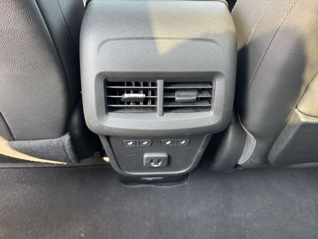 GMC Terrain Vehicle Full-screen Gallery Image 26