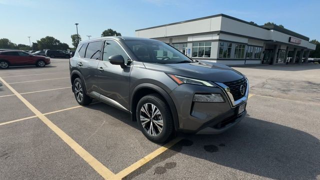 Nissan Rogue Vehicle Full-screen Gallery Image 02