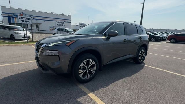 Nissan Rogue Vehicle Full-screen Gallery Image 05