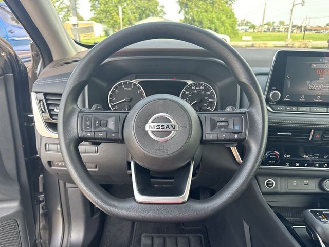 Nissan Rogue Vehicle Full-screen Gallery Image 14