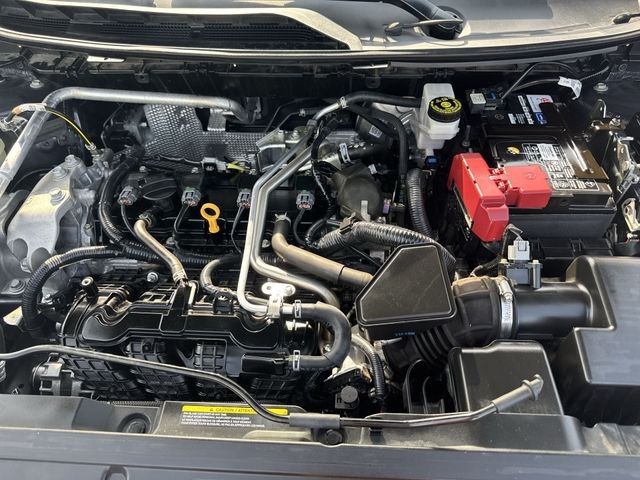 Nissan Rogue Vehicle Full-screen Gallery Image 33
