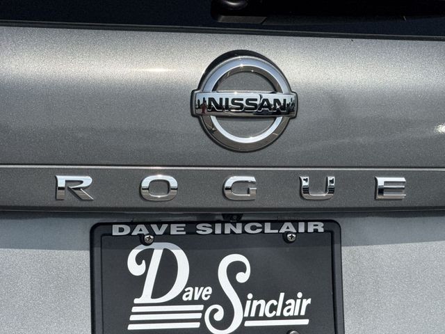 Nissan Rogue Vehicle Full-screen Gallery Image 34