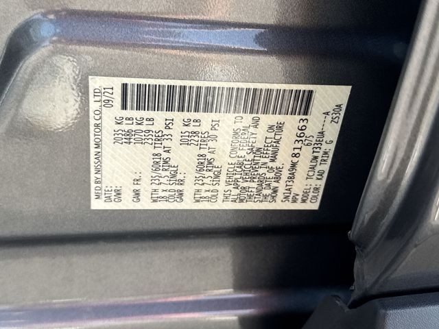Nissan Rogue Vehicle Full-screen Gallery Image 37