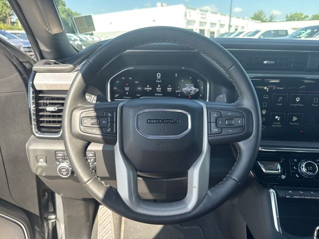 GMC Sierra 1500 Vehicle Full-screen Gallery Image 14