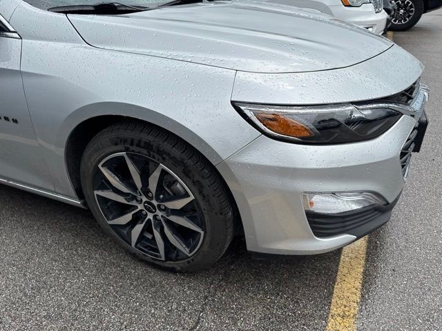 Chevrolet Malibu Vehicle Full-screen Gallery Image 05
