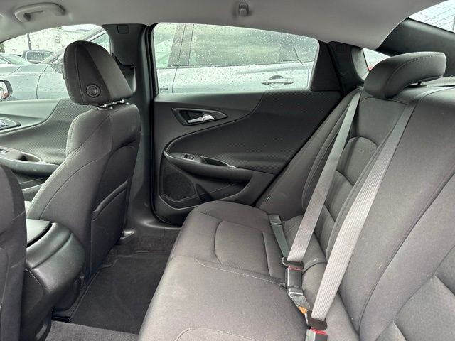 Chevrolet Malibu Vehicle Full-screen Gallery Image 08