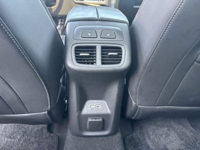 Buick Envision Vehicle Full-screen Gallery Image 22