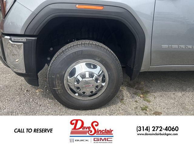 GMC Sierra 3500HD Vehicle Full-screen Gallery Image 10