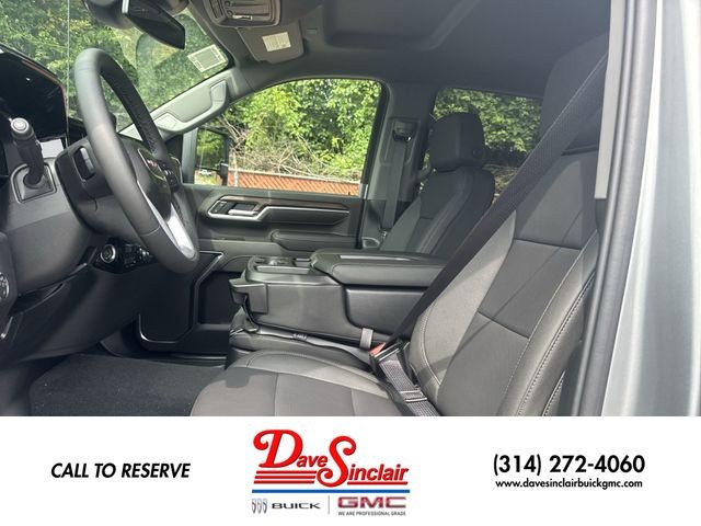 GMC Sierra 3500HD Vehicle Full-screen Gallery Image 11